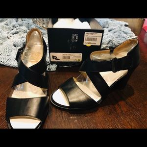 Naturalizer black lindy shoes.  8